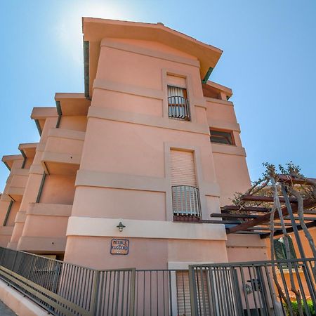 Albergo Meublé Da Ruggero Giglio Porto Esterno foto