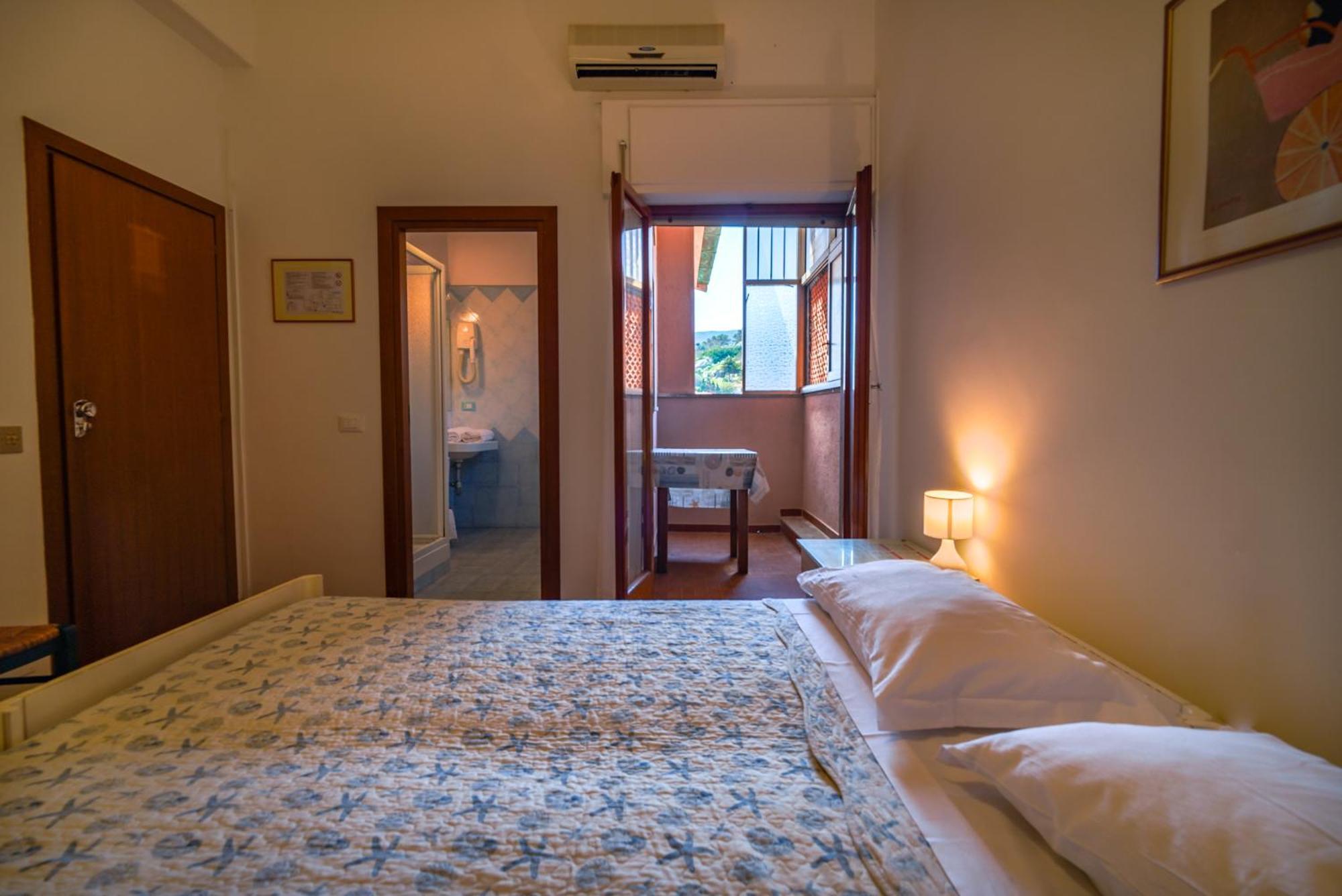 Albergo Meublé Da Ruggero Giglio Porto Esterno foto