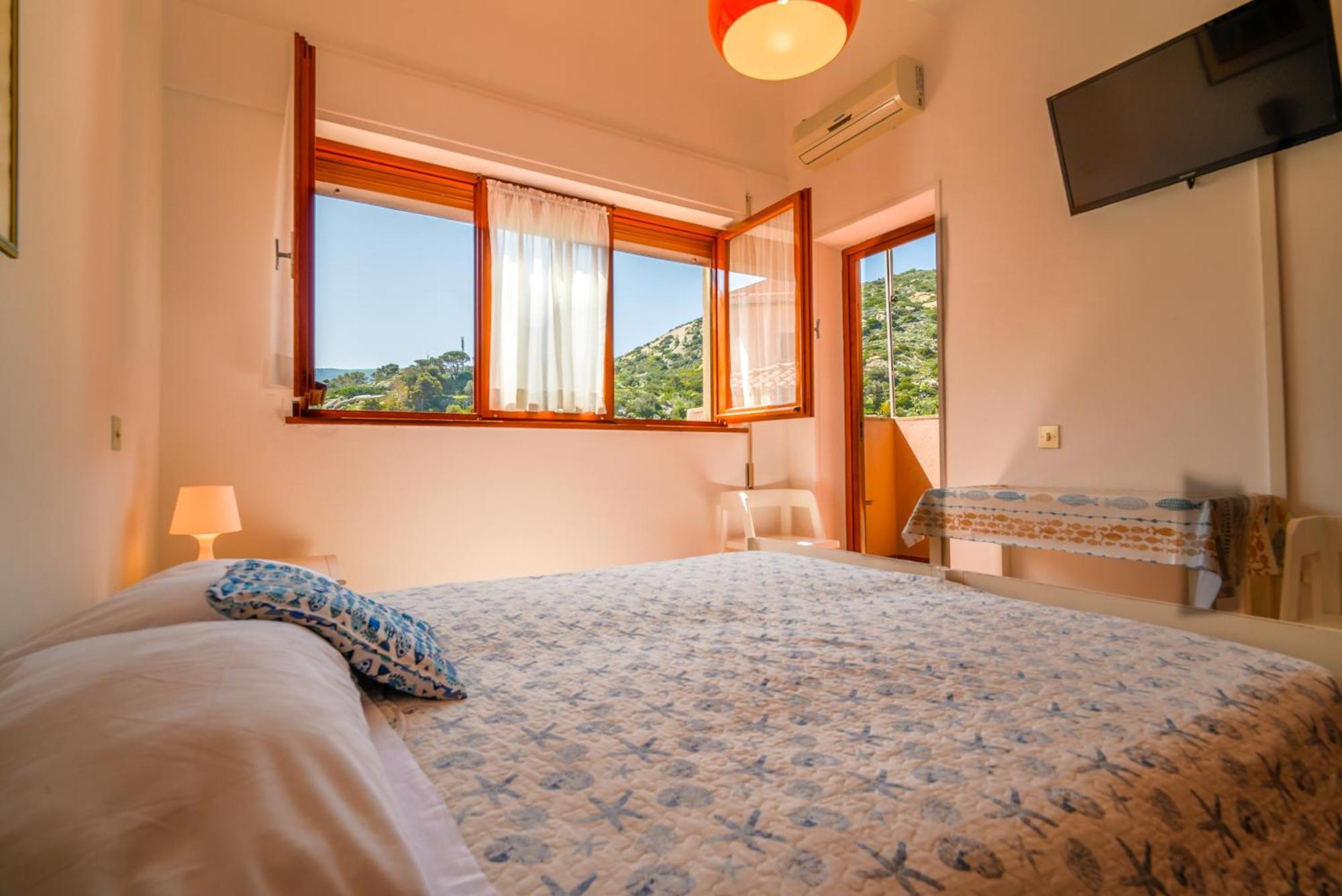 Albergo Meublé Da Ruggero Giglio Porto Esterno foto