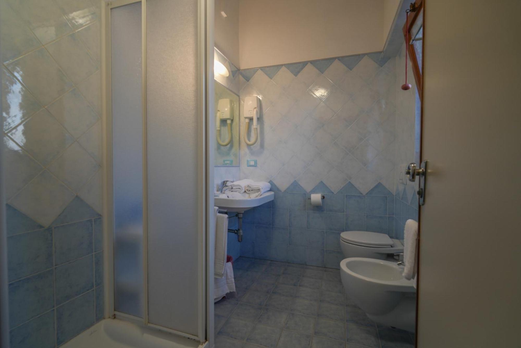 Albergo Meublé Da Ruggero Giglio Porto Esterno foto