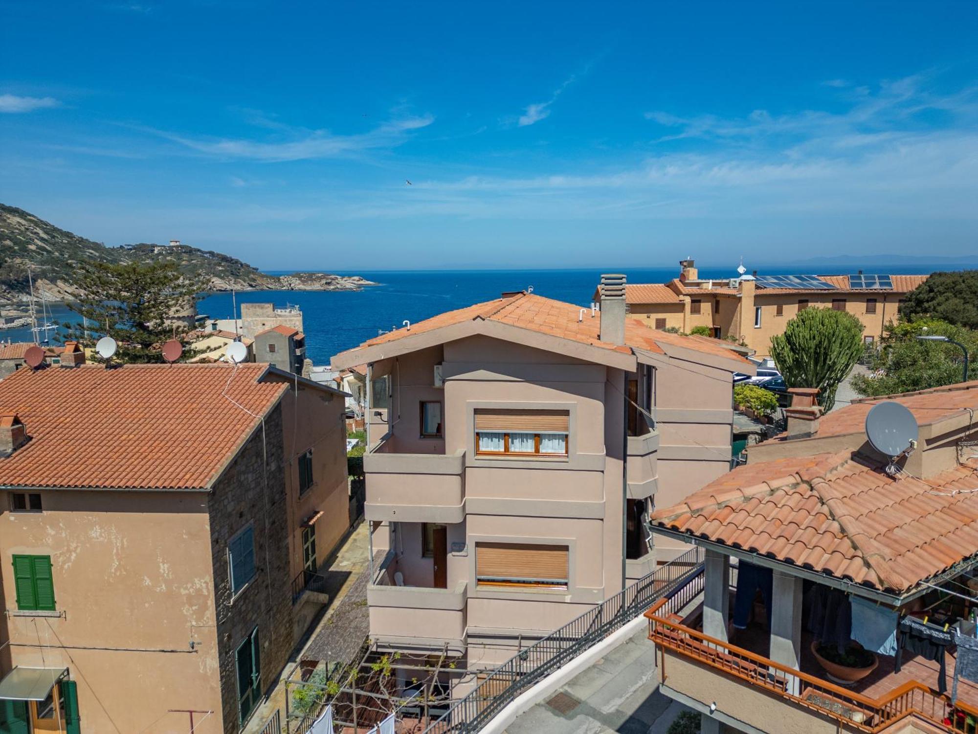 Albergo Meublé Da Ruggero Giglio Porto Esterno foto